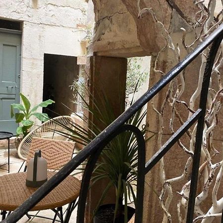 Les Fresques De Leon Apartamento Tournus Exterior foto