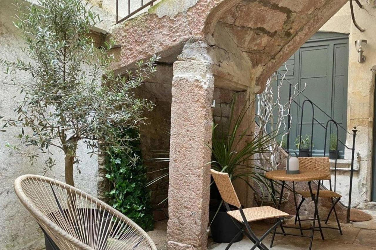 Les Fresques De Leon Apartamento Tournus Exterior foto