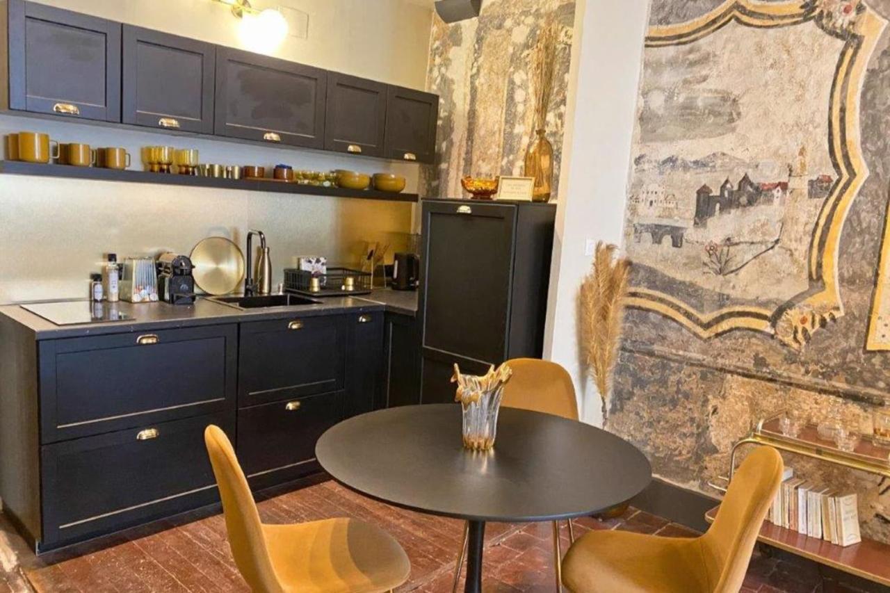 Les Fresques De Leon Apartamento Tournus Exterior foto