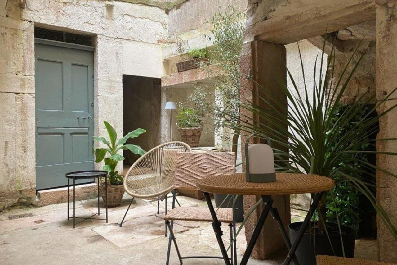 Les Fresques De Leon Apartamento Tournus Exterior foto